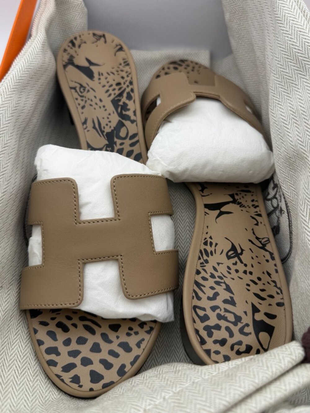 Hermes Oasis Sandals Limited Edition Leopard 37